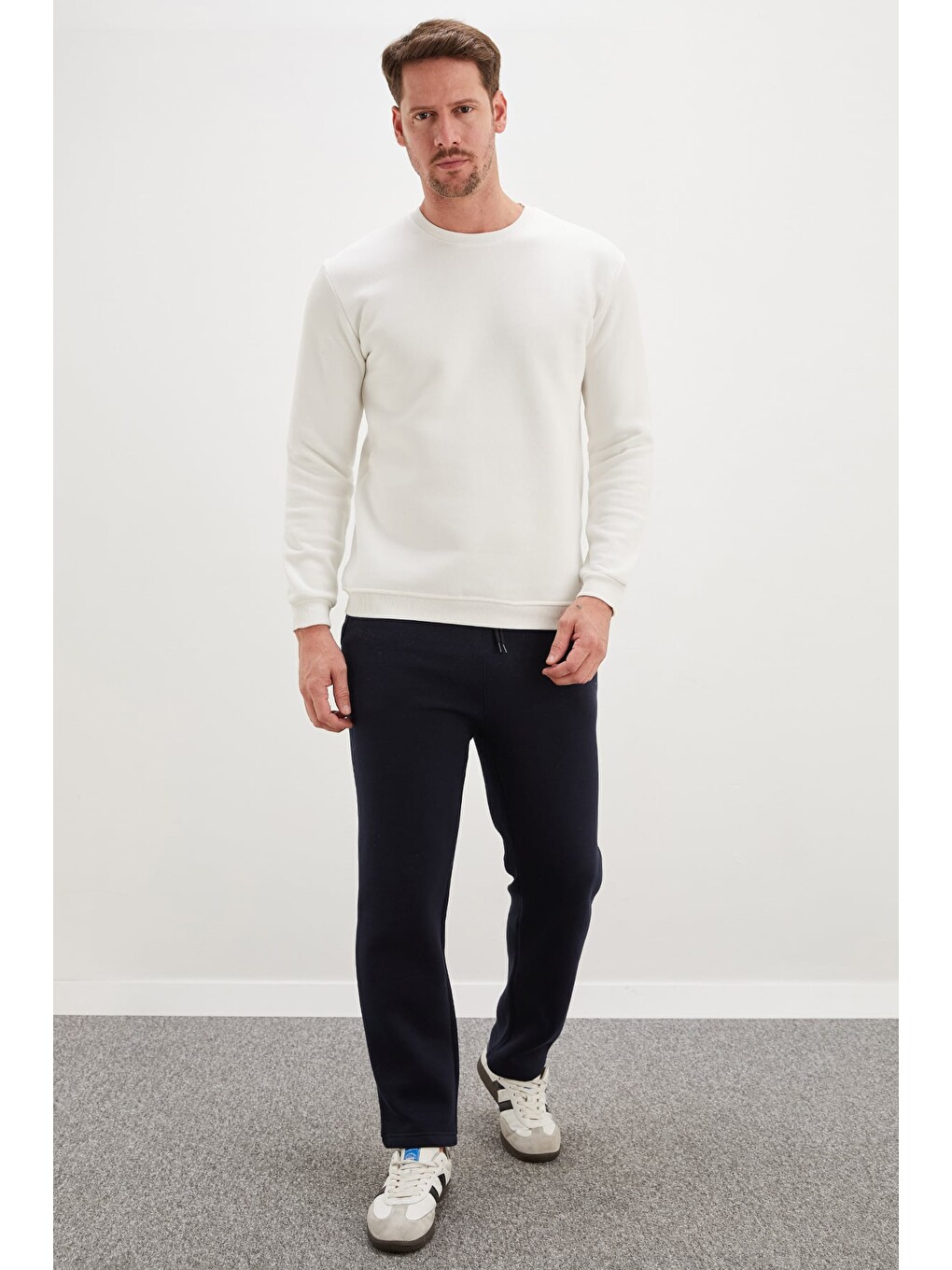 Ekru 3 İplik Basic Bisiklet Yaka Sweatshirt-4