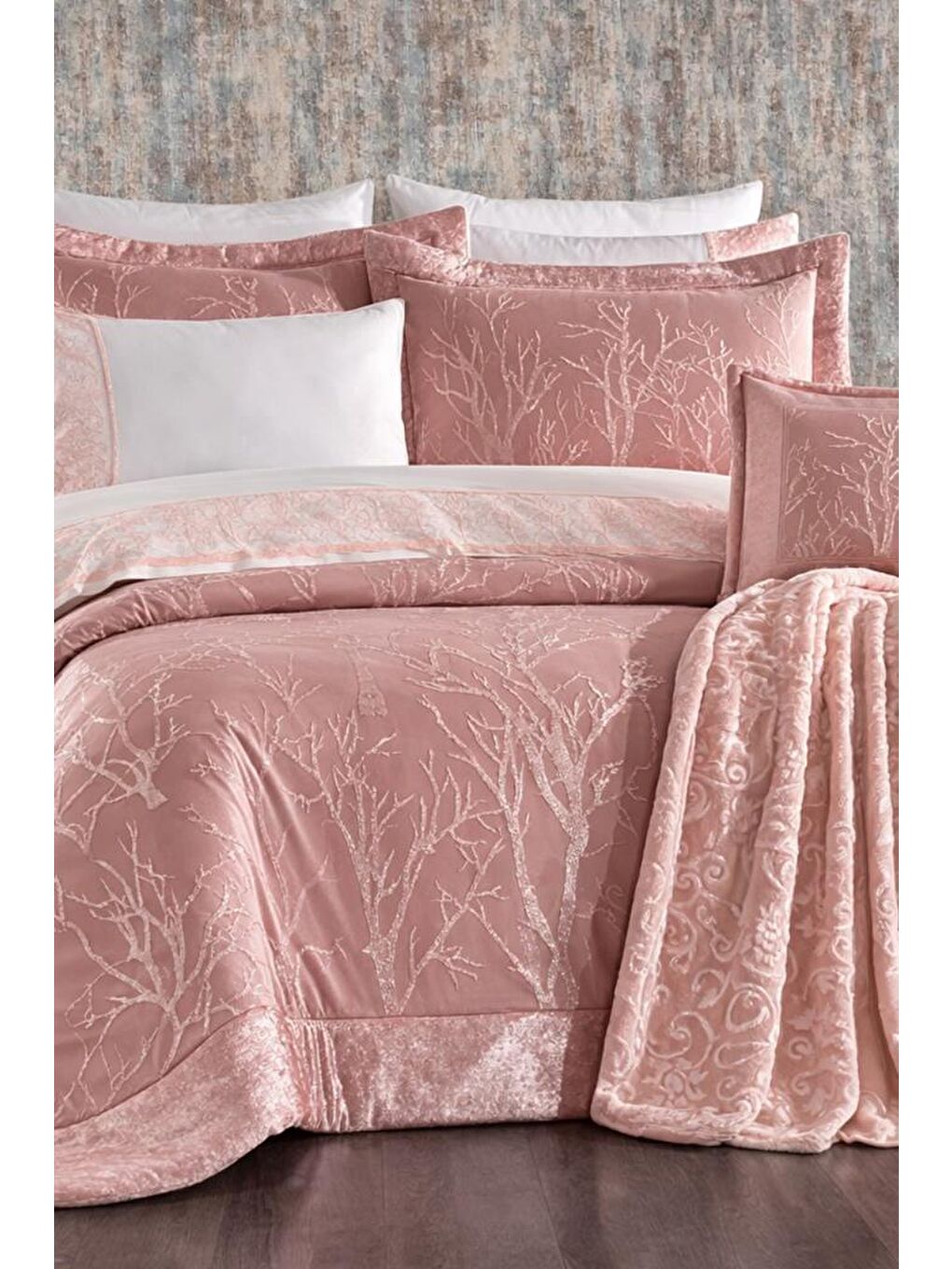 Pembe Emilia 11 Parça Çeyiz Seti Pudra