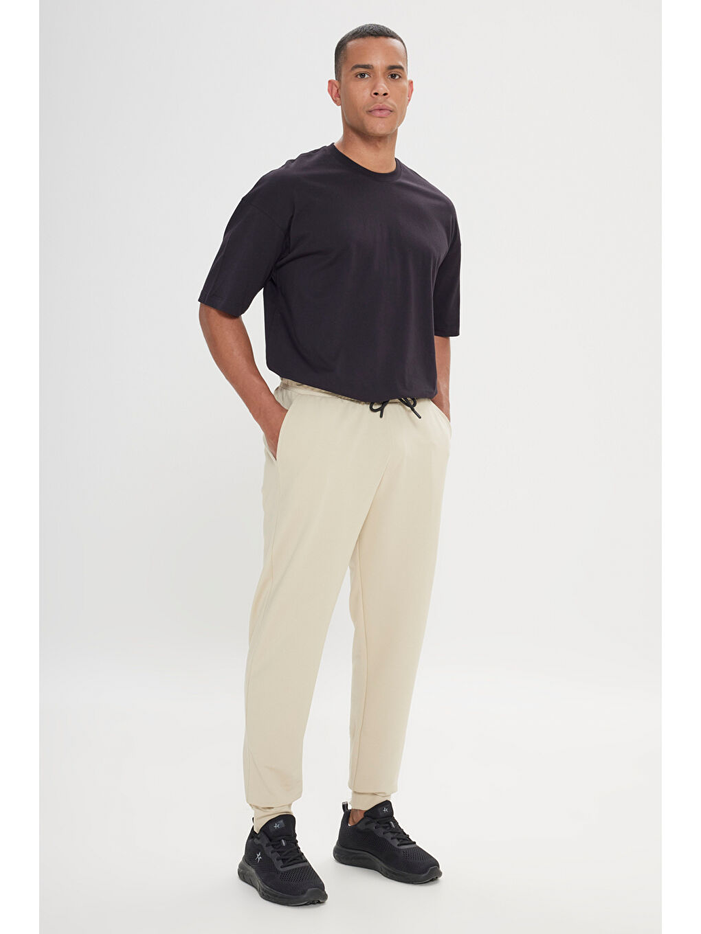 Erkek Bej Standart Fit Beli ve Paçası Lastikli Rahat Spor Eşofman Altı-1