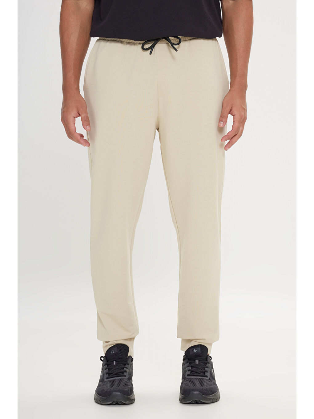 Erkek Bej Standart Fit Beli ve Paçası Lastikli Rahat Spor Eşofman Altı-2
