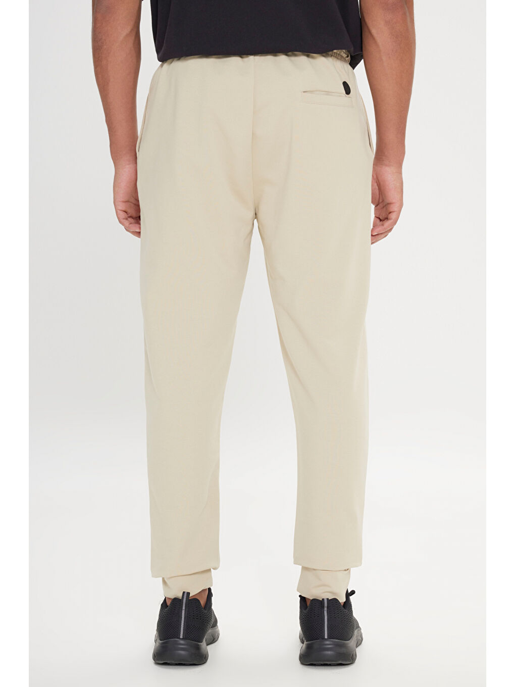 Erkek Bej Standart Fit Beli ve Paçası Lastikli Rahat Spor Eşofman Altı-4