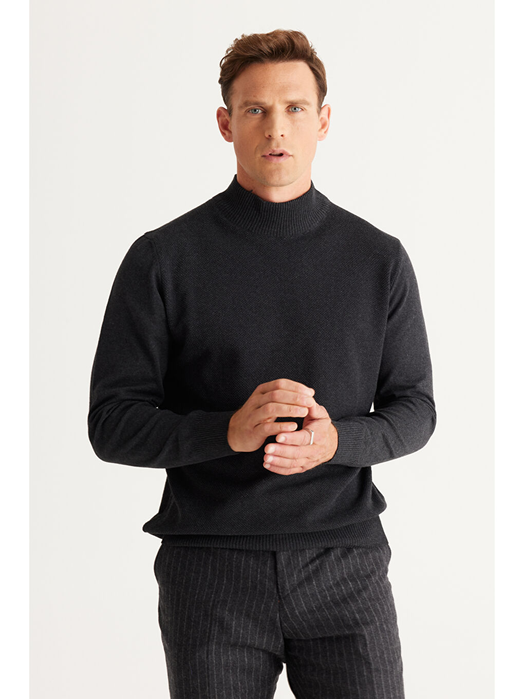 Erkek Antrasit Standart Fit Normal Kesim Yarım Balıkçı Yaka Pamuklu Triko-3