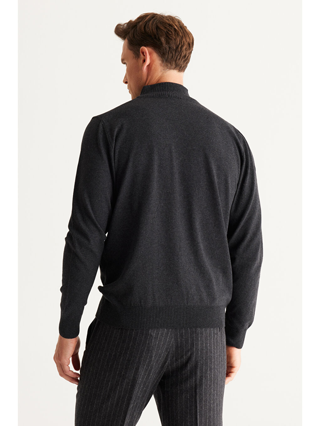 Erkek Antrasit Standart Fit Normal Kesim Yarım Balıkçı Yaka Pamuklu Triko-5