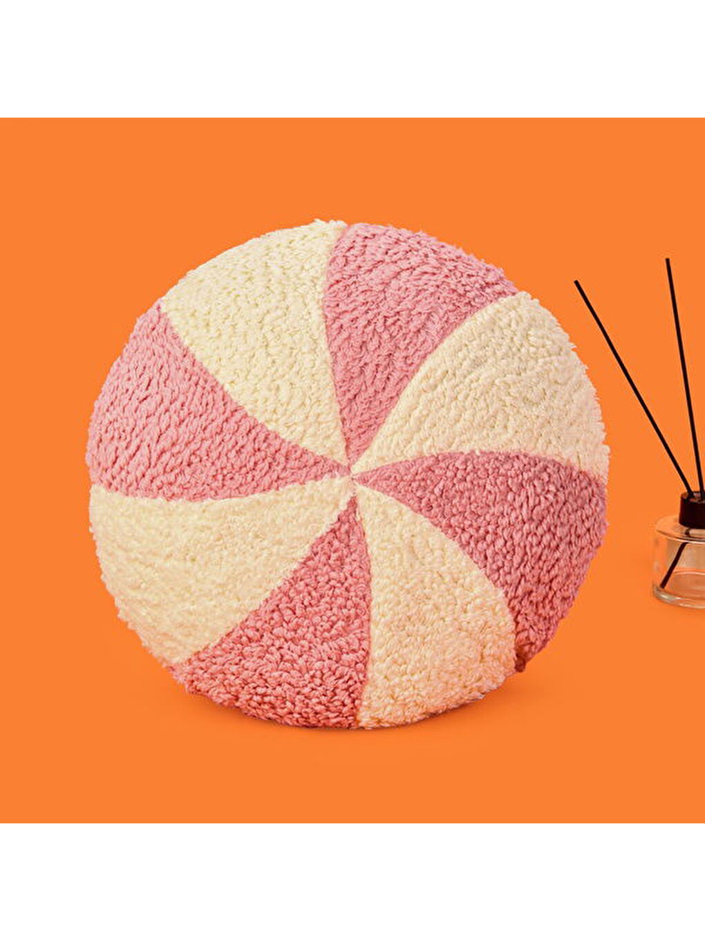 Soft Şeker Figürlü Yastık - Beyaz / Pembe - 35x35 cm-1