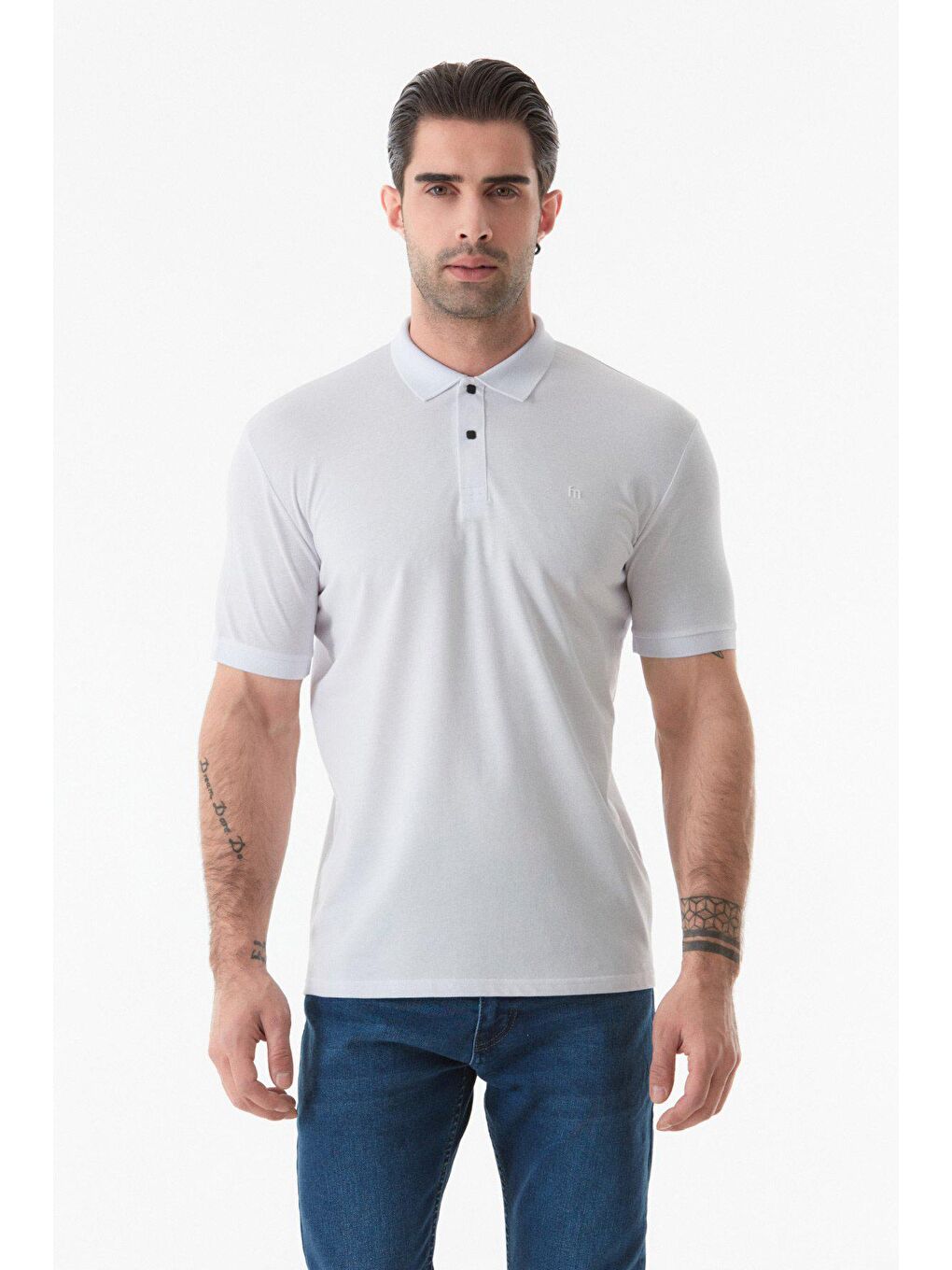 Beyaz Basic Yakası Çıtçıtlı Polo Yaka Tişört