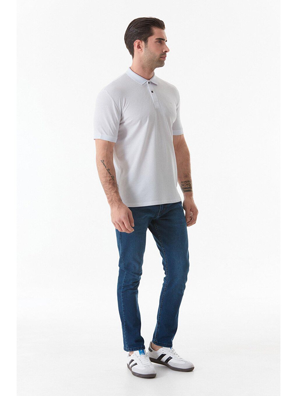 Beyaz Basic Yakası Çıtçıtlı Polo Yaka Tişört-1