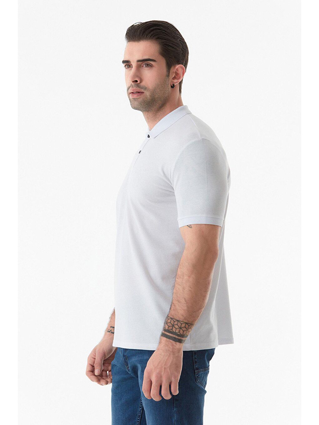 Beyaz Basic Yakası Çıtçıtlı Polo Yaka Tişört-3