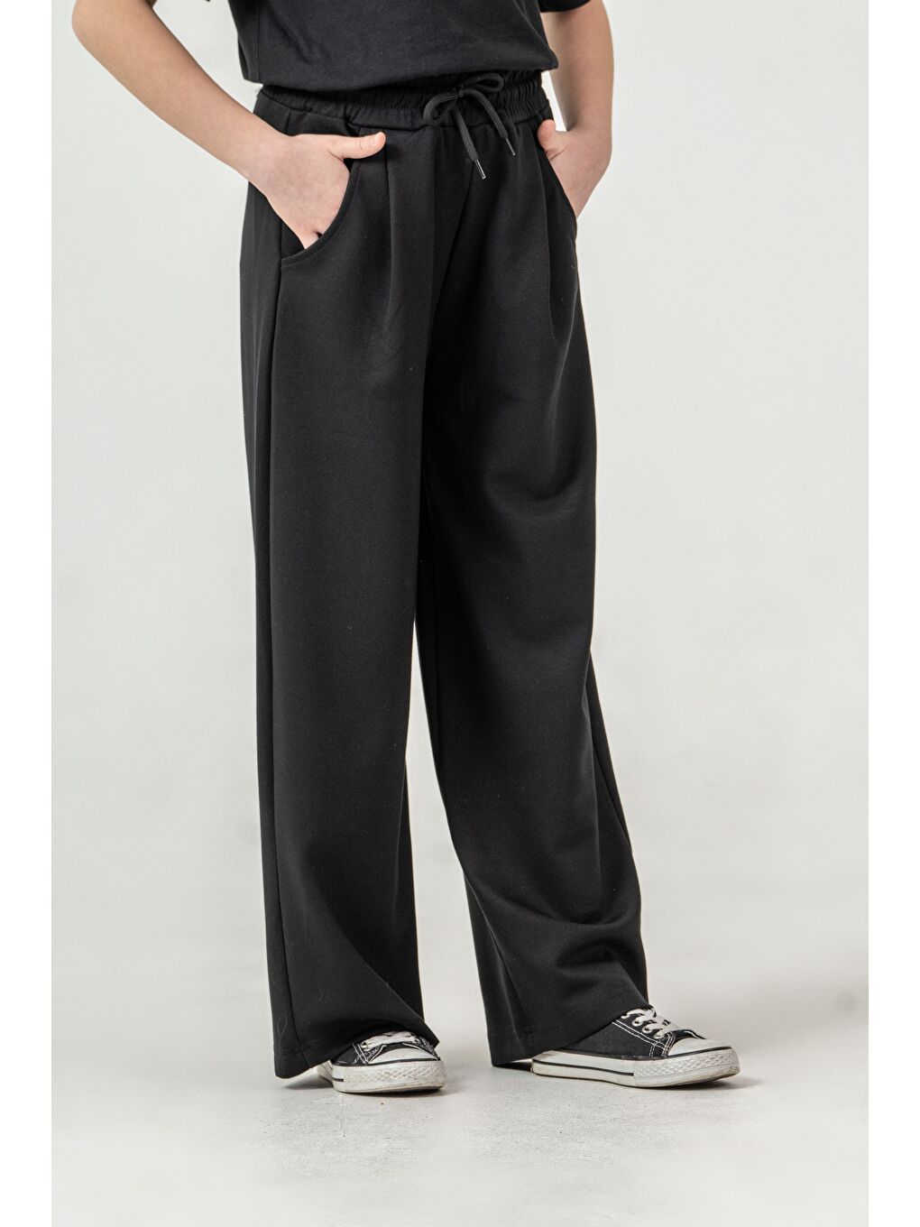 Siyah Ön Pileli Kız Çocuk Eşofman Altı-2