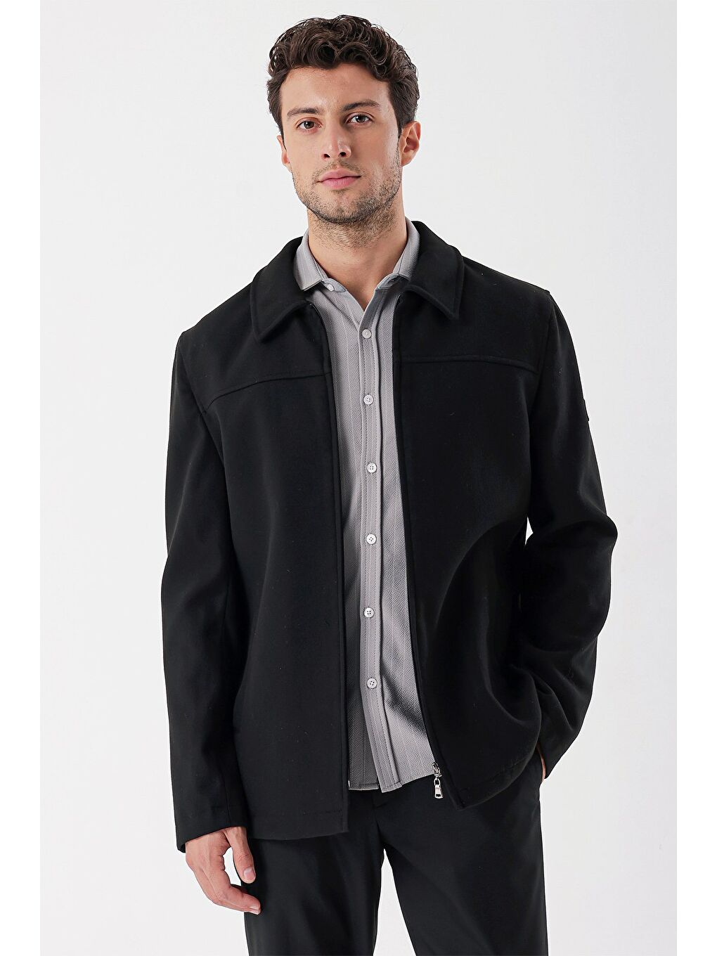 Siyah Kaşe Bebe Yaka Astarlı Slim Fit Dar Kesim Casual Mont 1007235155