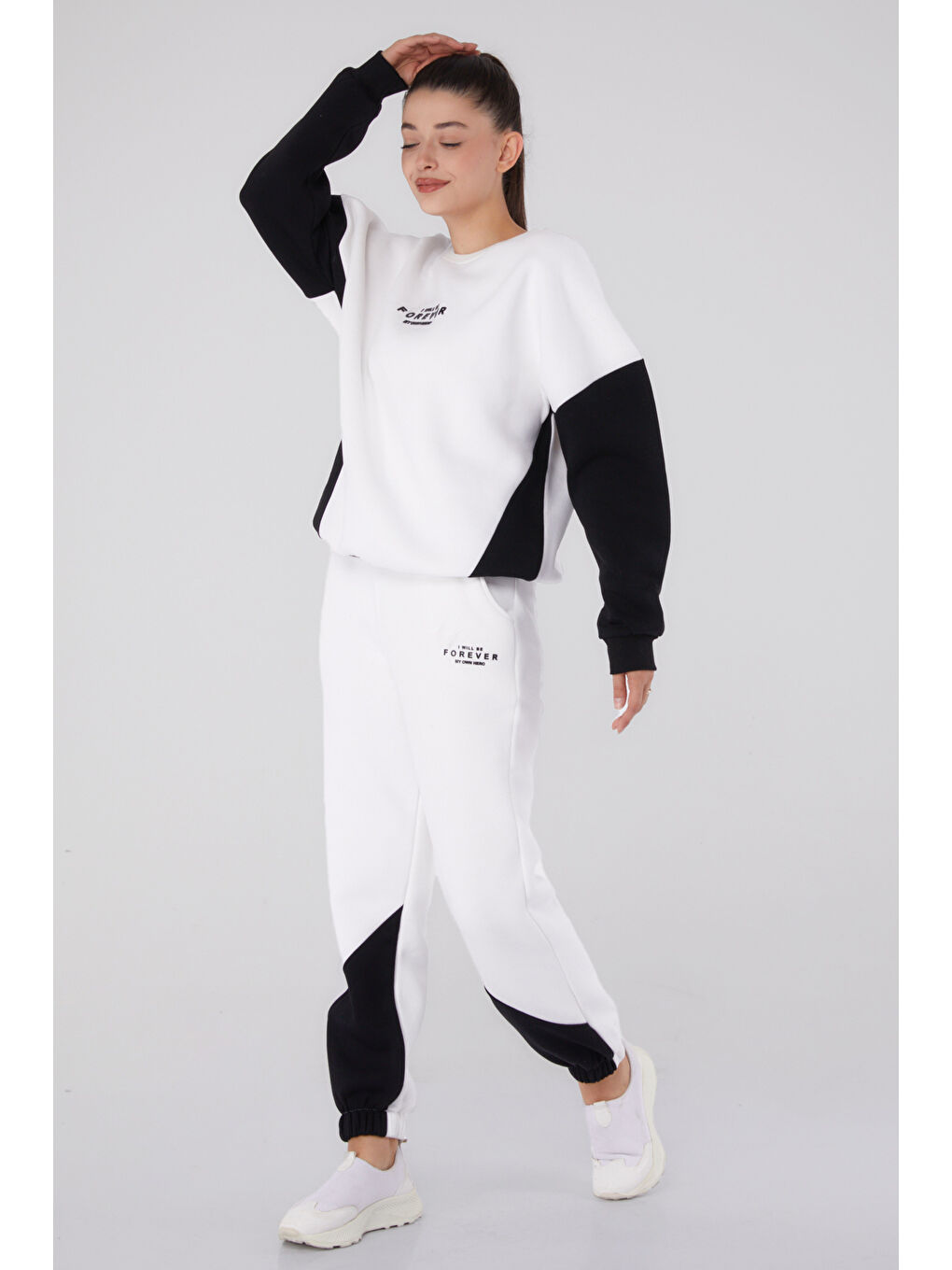 Bisiklet Yaka Kadın Siyah Garnili Eşofman Takımı - 26277