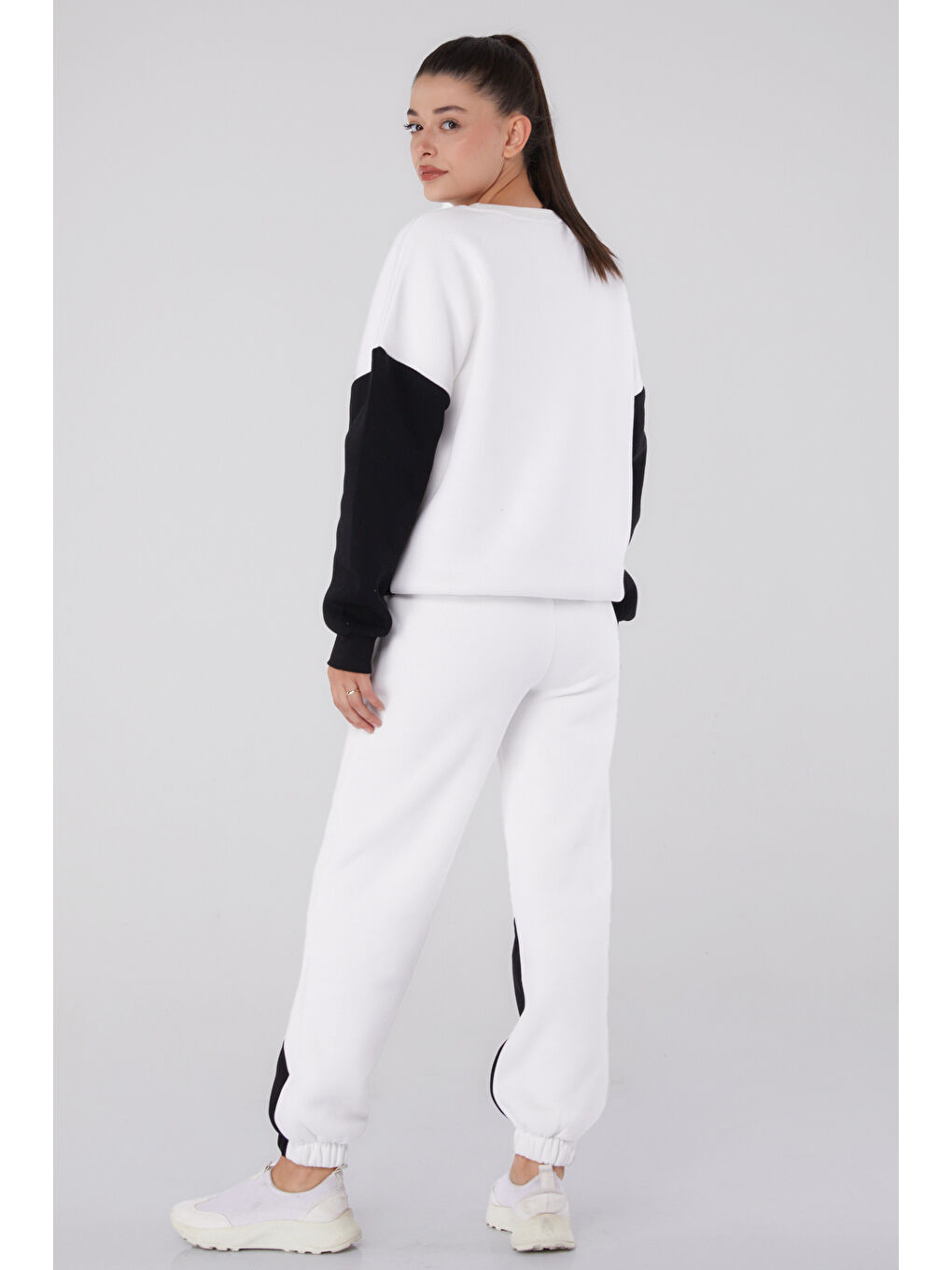 Bisiklet Yaka Kadın Siyah Garnili Eşofman Takımı - 26277-3