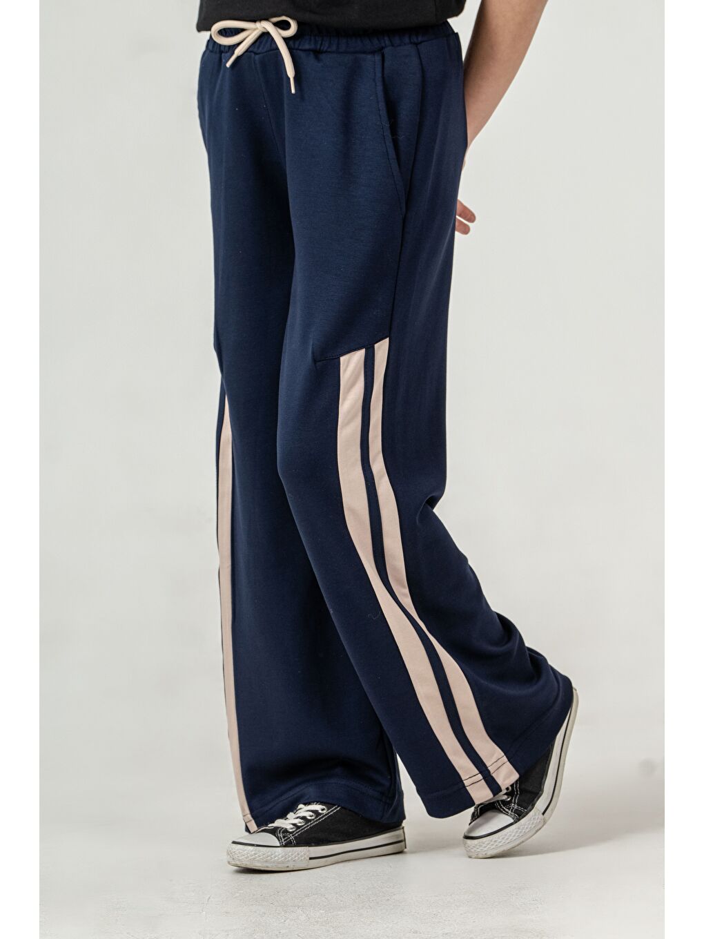 Lacivert Sağ Sol Diz Boyu Garnili Biyeli Kız Çocuk Eşofman Altı-5