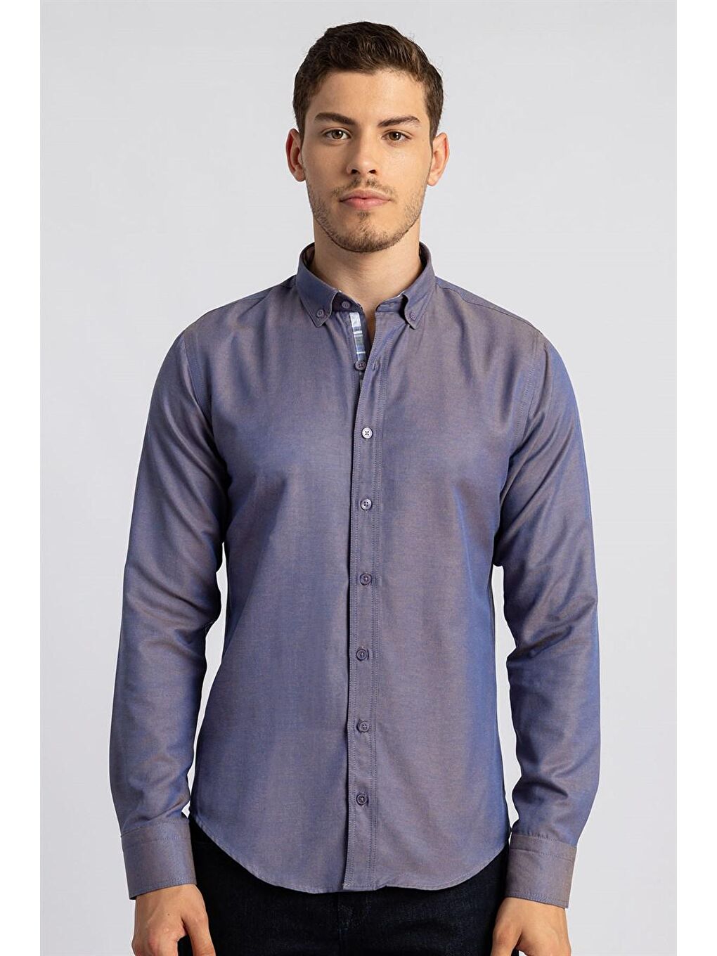 Erkek Slim Fit Dar Kesim Uzun Kollu Pamuklu Oxford Doku Kolay Ütülenebilir Mavi Düğmeli Yaka Gömlek-1