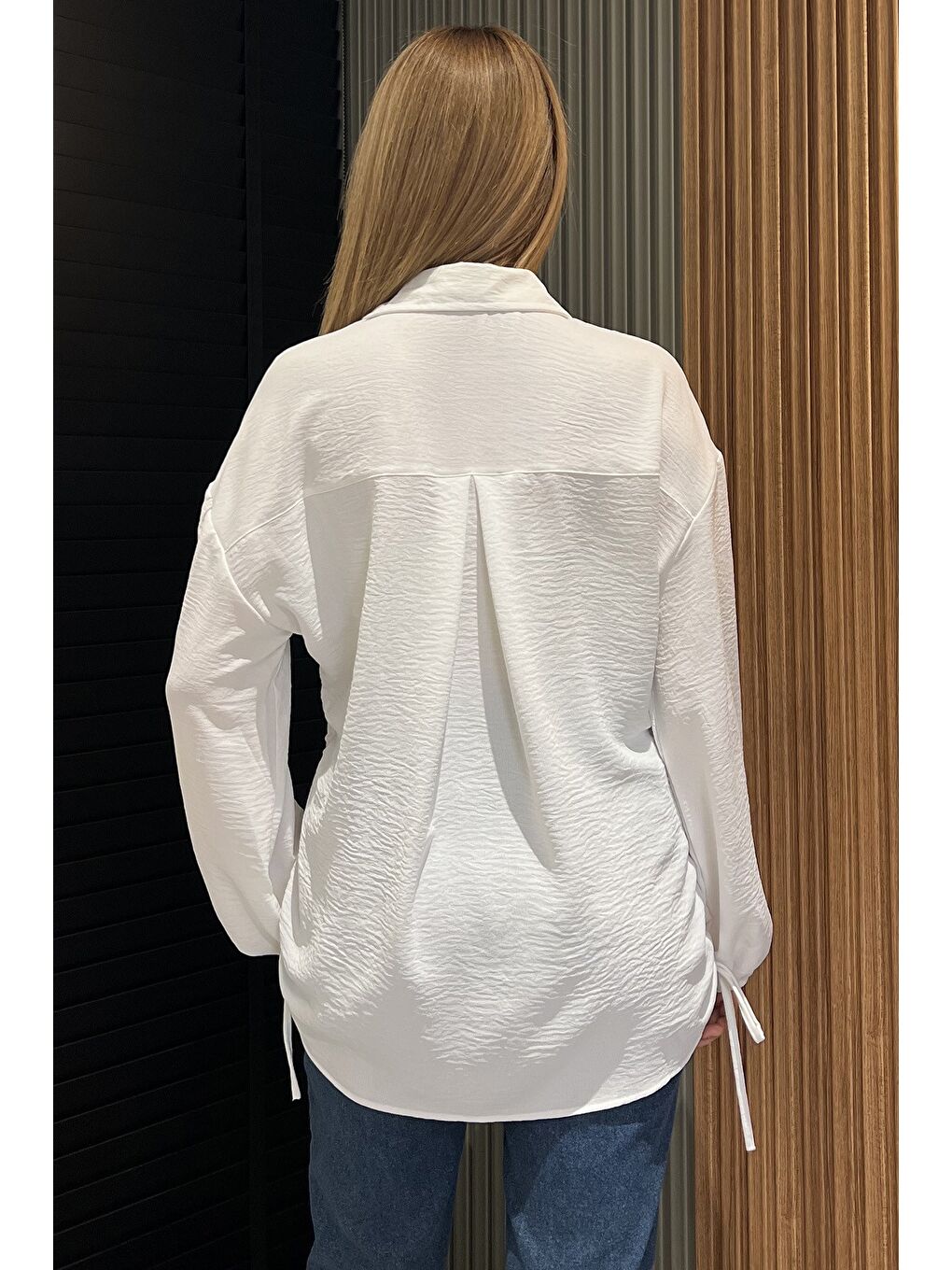 Ekru Yan Büzgülü Bağcıklı Kadın Gömlek-2