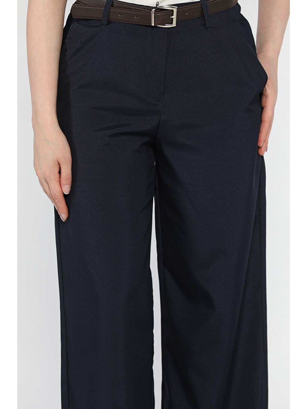 Lacivert Kadın Kemerli Bol Paça Pantolon-3
