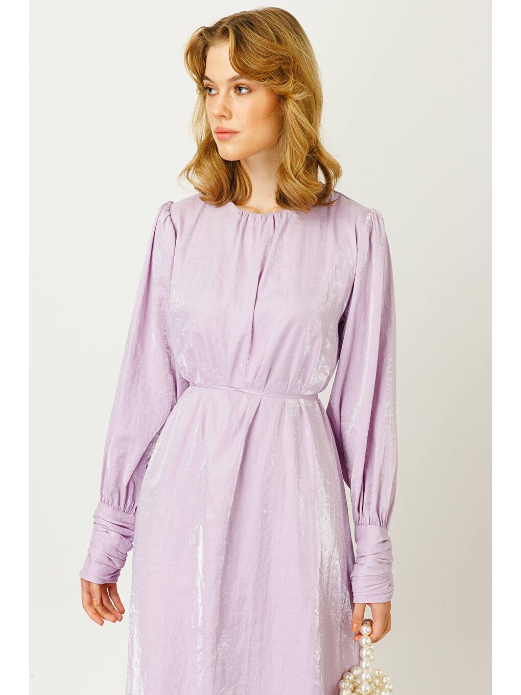 Kemerli Parlak Dokulu Elbise - Lila-2