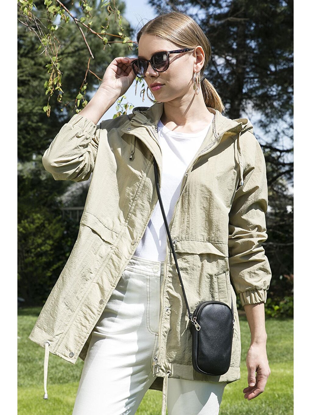 Bej Regular Fit Kapüşonlu İnce Mevsimlik Mont 497GILMORE