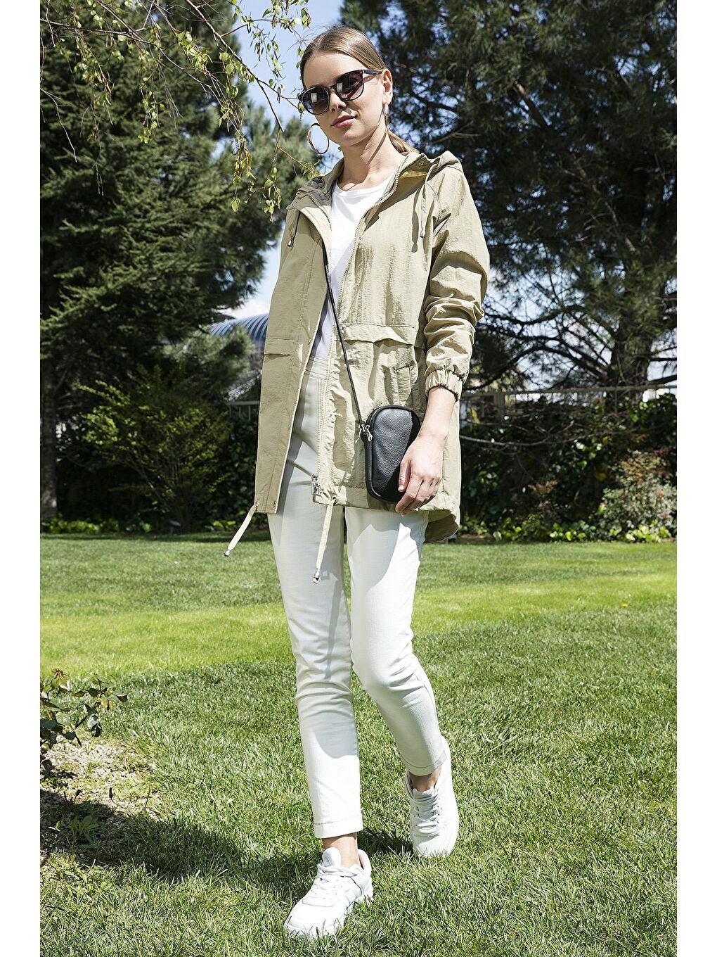 Bej Regular Fit Kapüşonlu İnce Mevsimlik Mont 497GILMORE-1