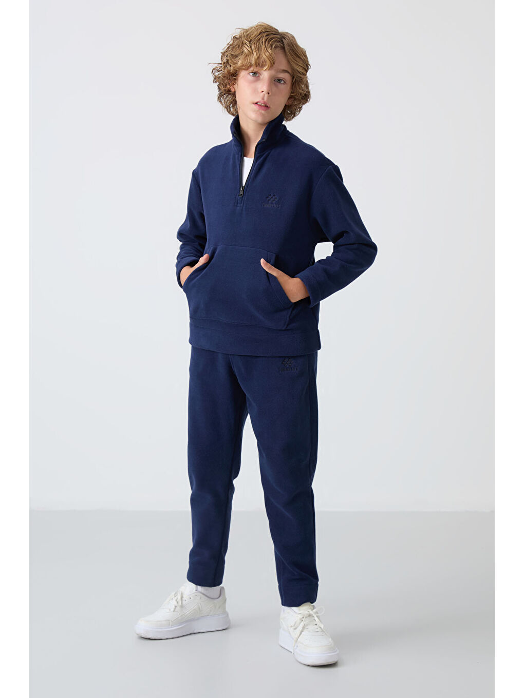 TOMMYLIFE Lacivert Kalın Yumuşak Dokulu Standart Fit Nakışlı Polar Erkek Çocuk Eşofman Takım - 11218