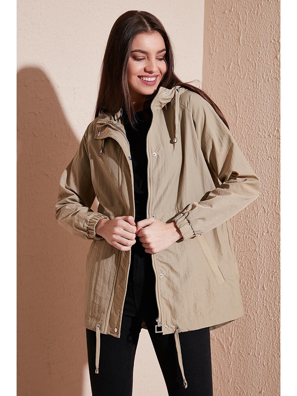 Bej Regular Fit Kapüşonlu İnce Mevsimlik Mont 497GILMORE-2