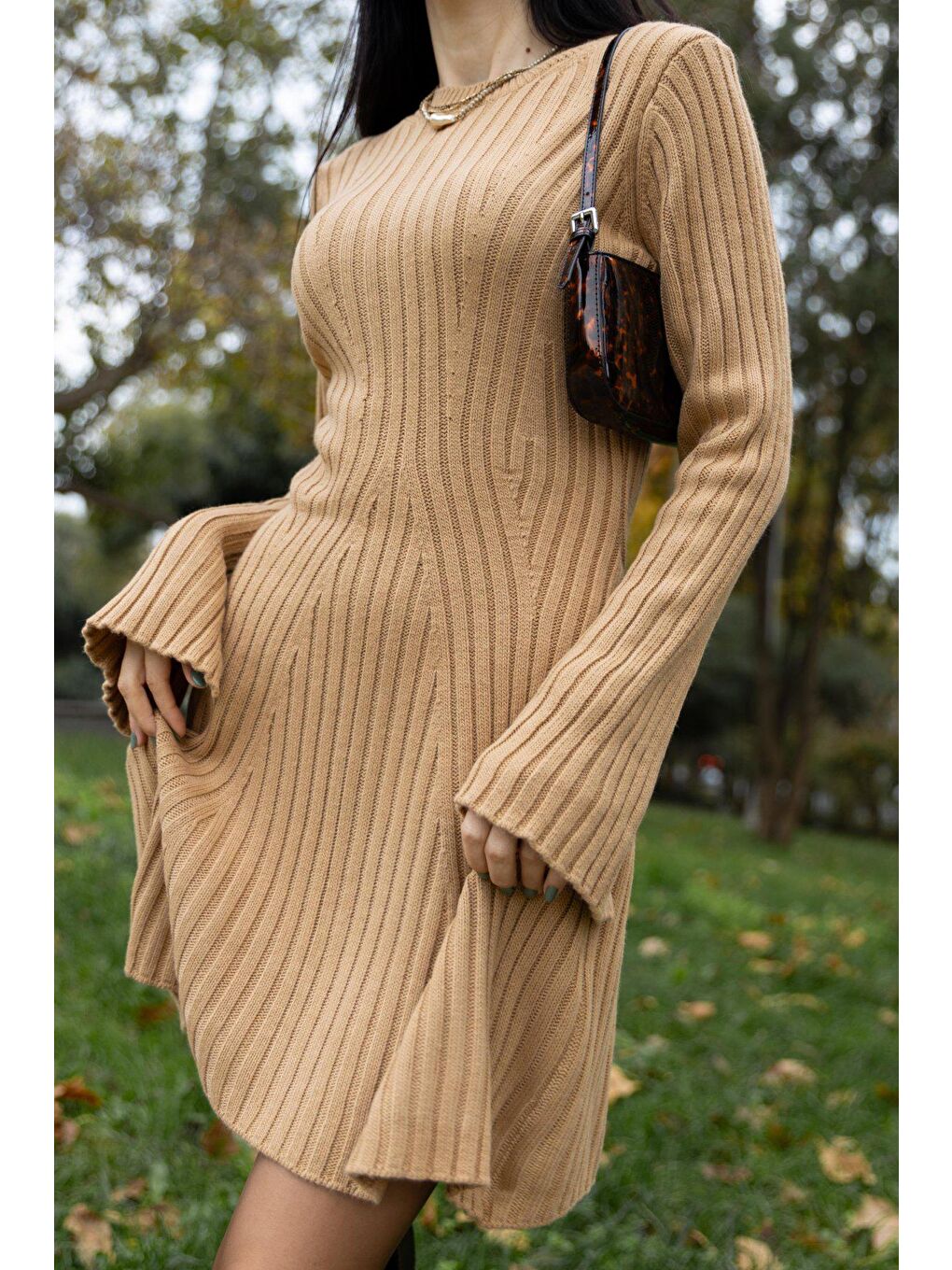 Kahverengi Triko Kol Yırtmaçlı ELBİSE