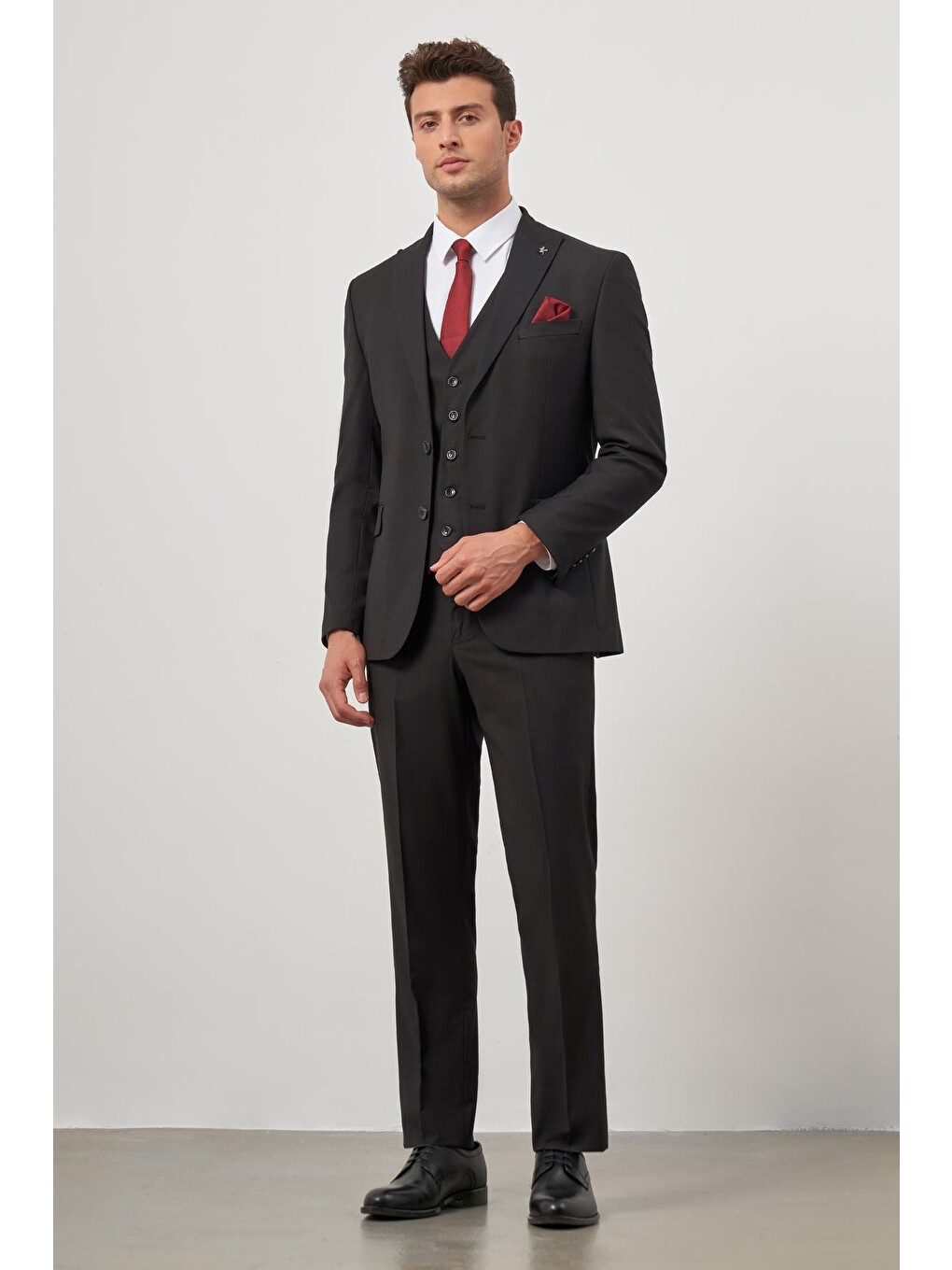 Siyah Düz Kılıç Yaka Çift Yırtmaç 2 Düğme Yelekli 6 Drop Slim Fit Classic Takım Elbise 1001245151-1