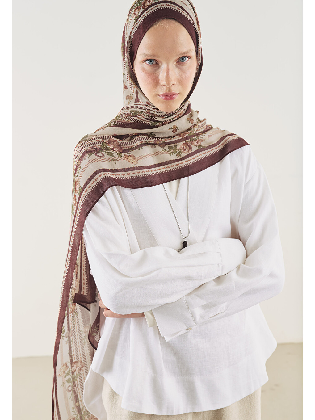 Floral Touch Desen Soft Viskon Şal Bordo-3