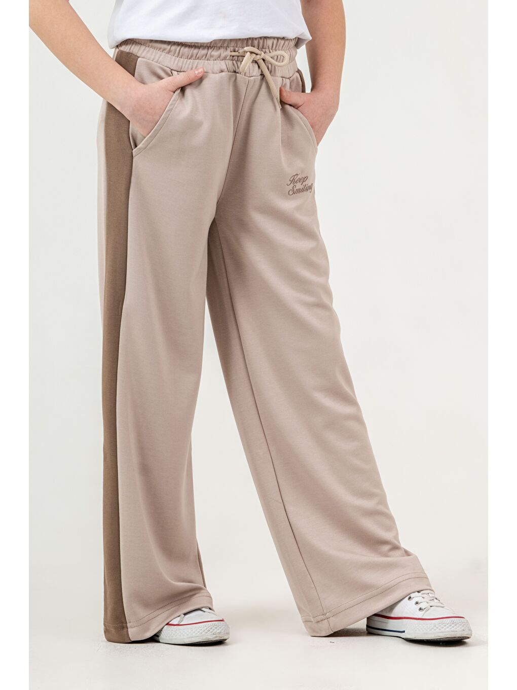 Bej Keep Smiling Nakışlı Yanlar Garnili Kız Çocuk Eşofman Altı-4