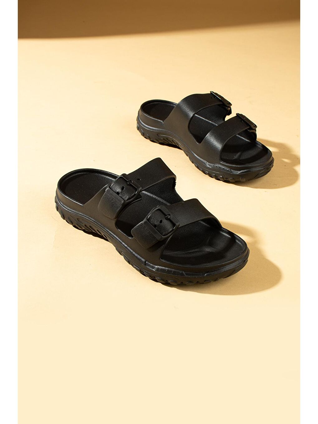 Siyah Önü Açık Kaymaz Taban Çift Tokalı Eva Erkek Terlik KY24-110M