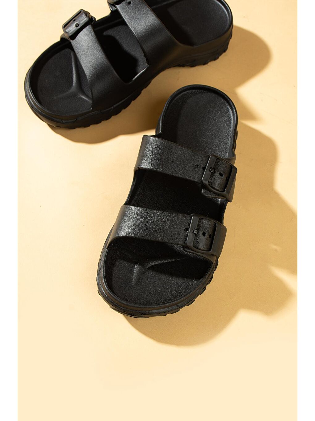 Siyah Önü Açık Kaymaz Taban Çift Tokalı Eva Erkek Terlik KY24-110M-2