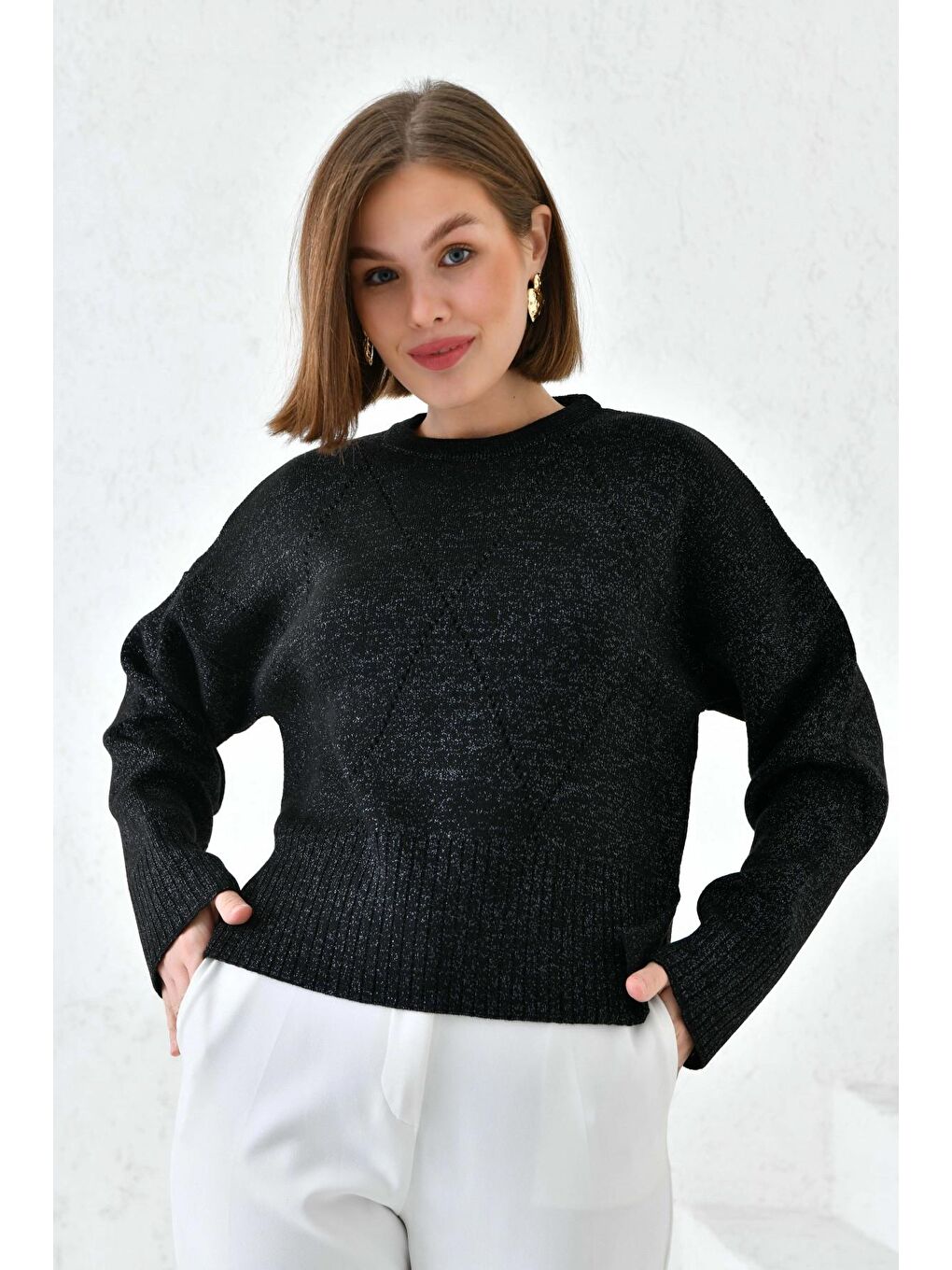 Siyah Bisiklet Yaka Yanları Yırtmaçlı Simli Triko Kazak