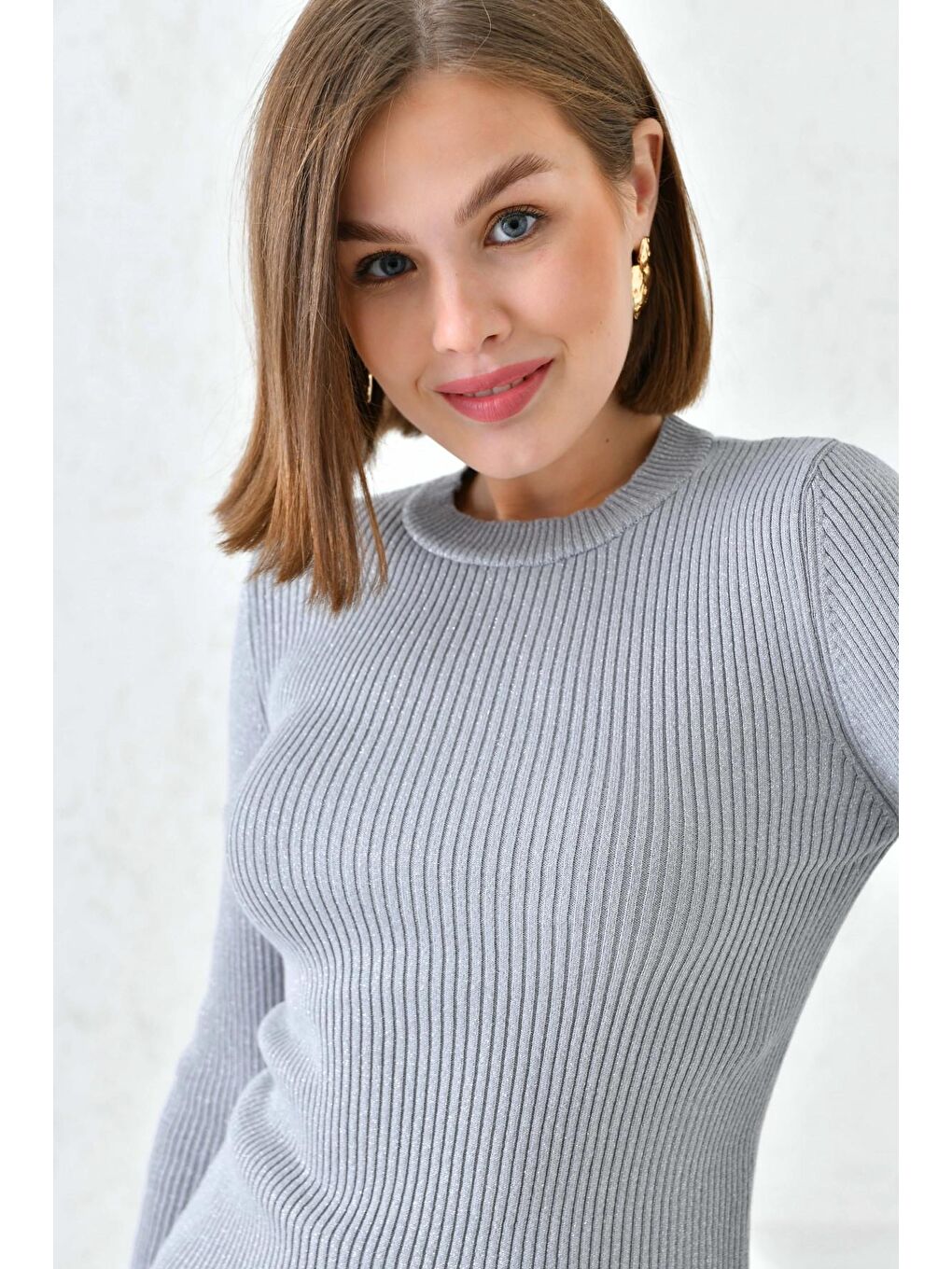 Gri Bisiklet Yaka Slim Fit Simli Triko Kazak-1