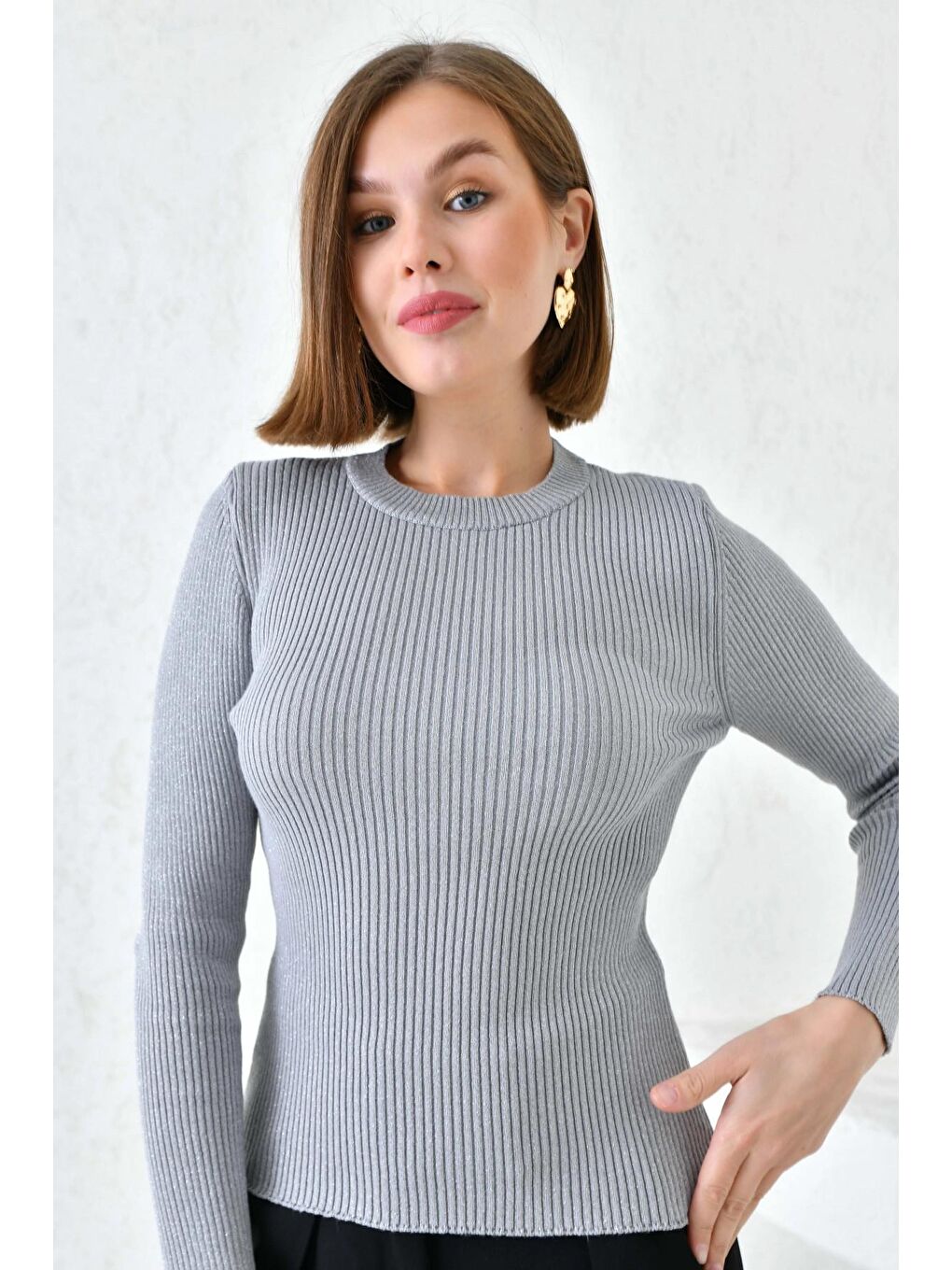 Gri Bisiklet Yaka Slim Fit Simli Triko Kazak-2