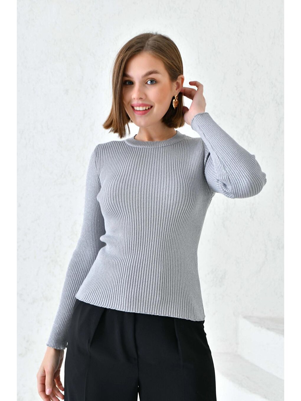 Gri Bisiklet Yaka Slim Fit Simli Triko Kazak-3