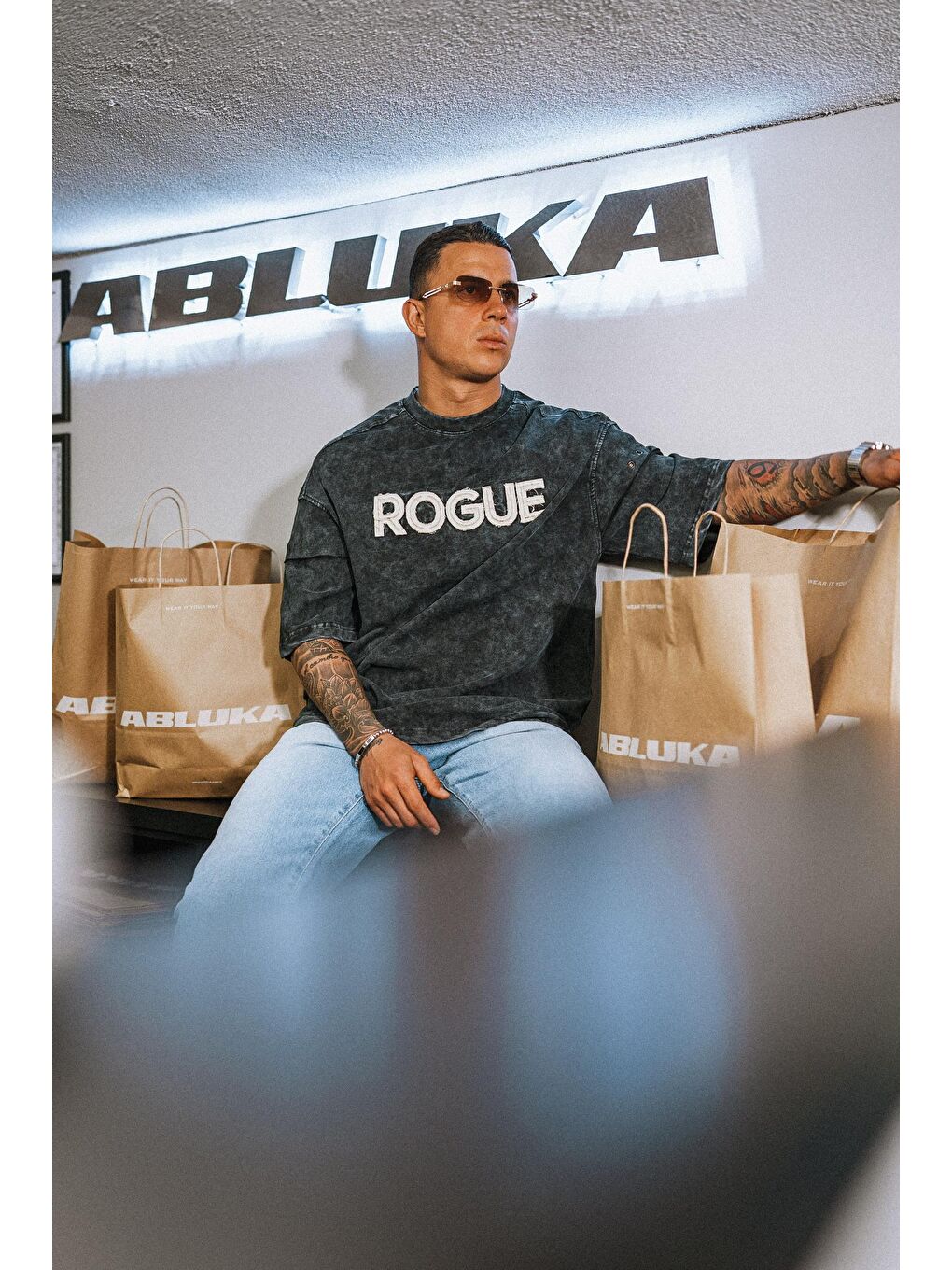 Erkek Yıkamalı Nakışlı Oversize Tişört Siyah-3