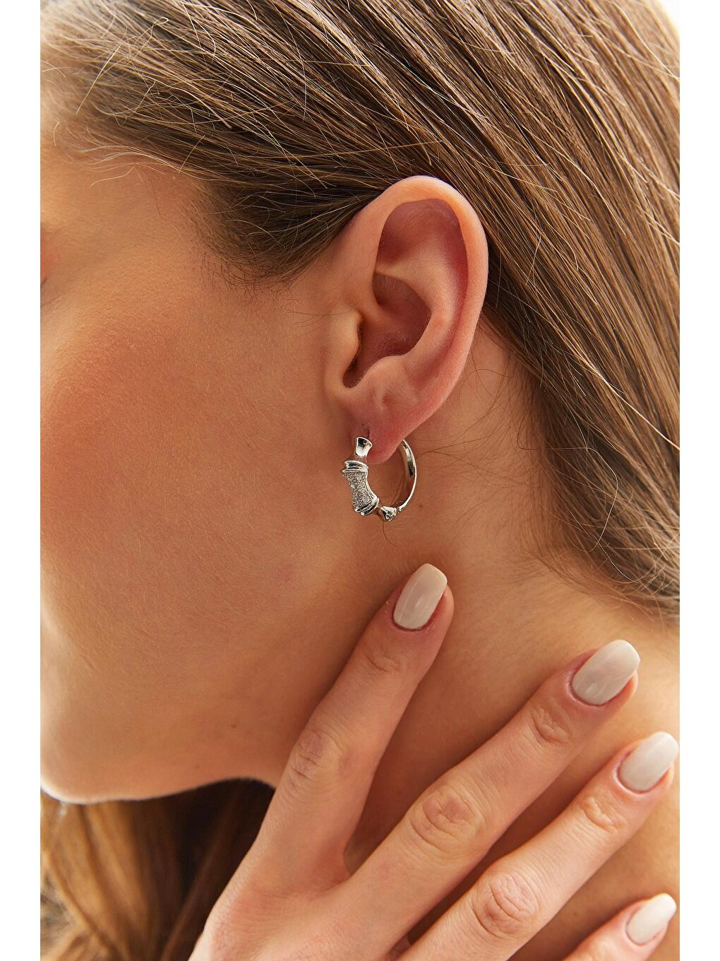 Gri Kadın Aksesuar Çelik Taşlı Halka Küpe-1