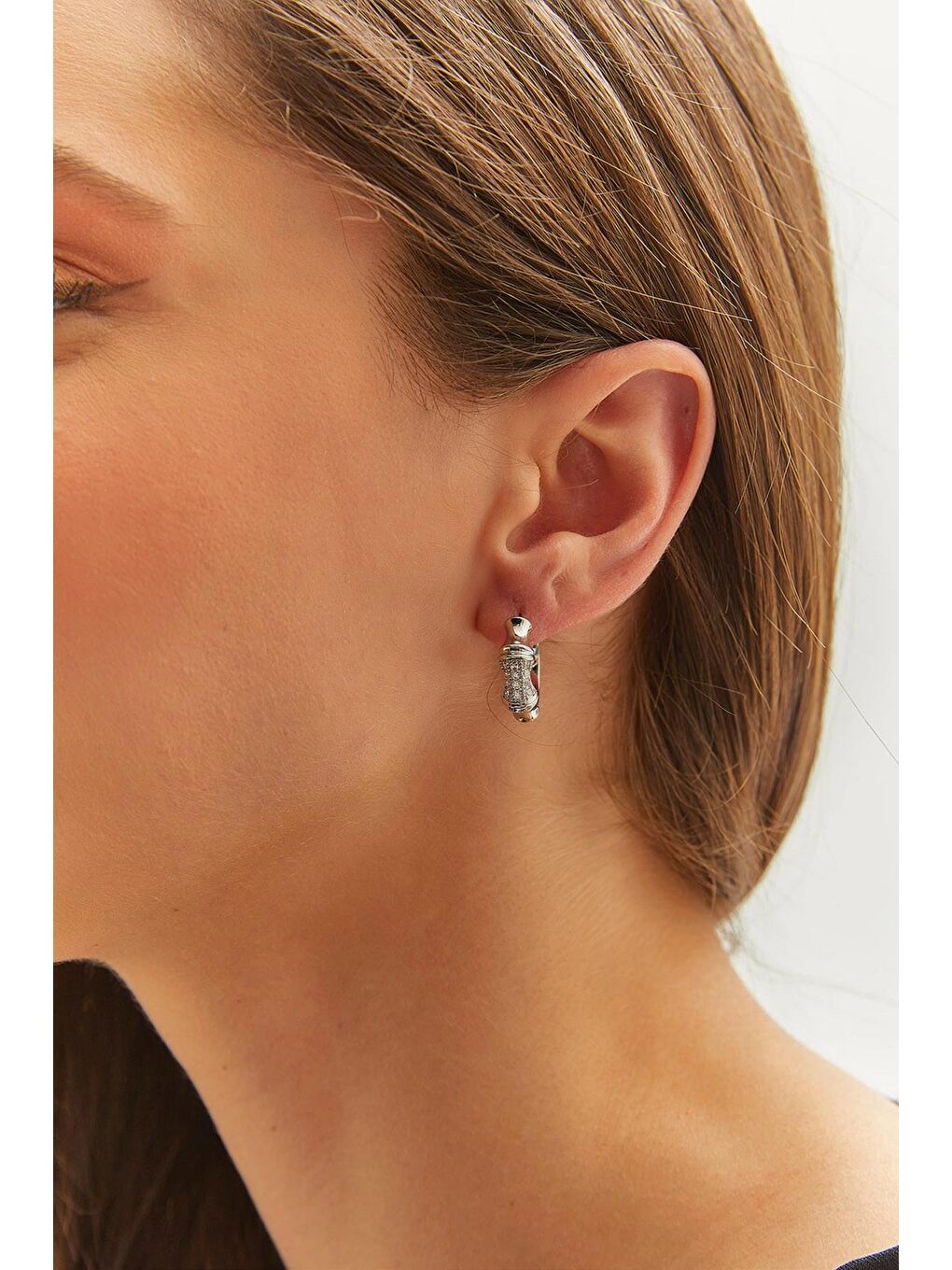 Gri Kadın Aksesuar Çelik Taşlı Halka Küpe-2