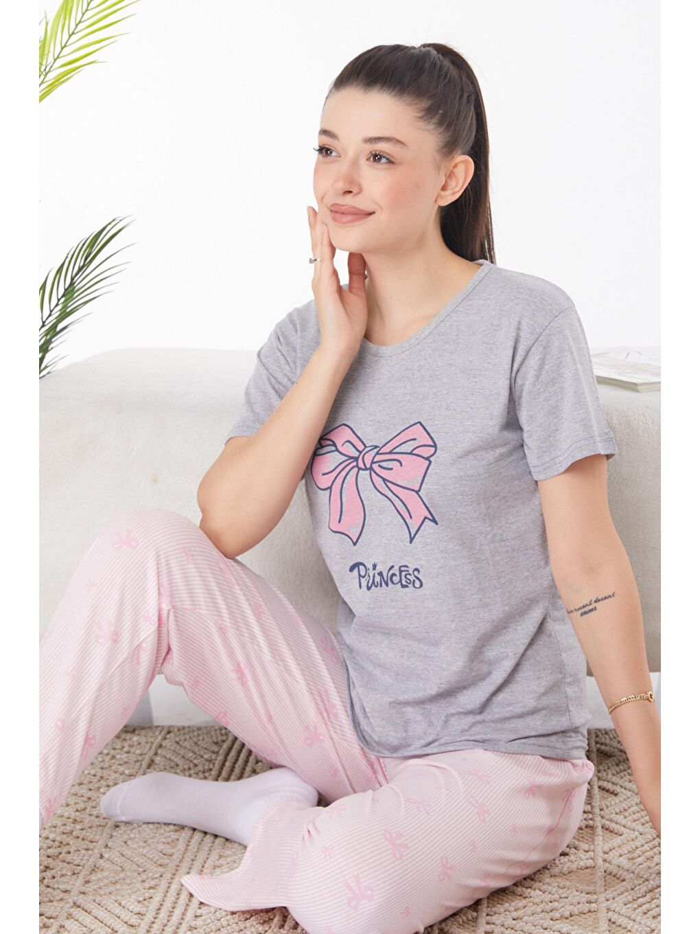 Bisiklet Yaka Kadın Gri Baskılı Pijama Takımı - 25822-1