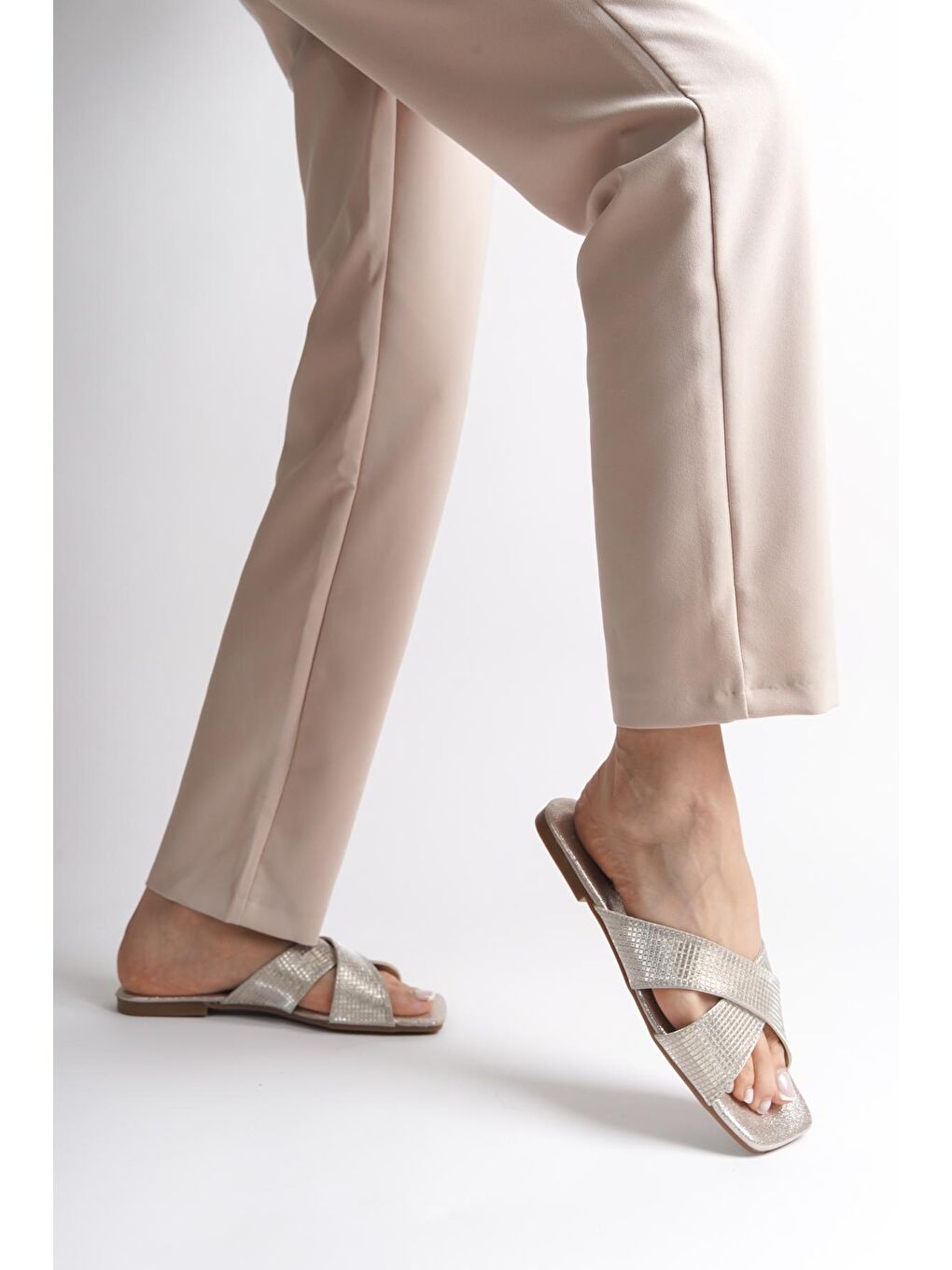 Sarı Kadın Terlik-4