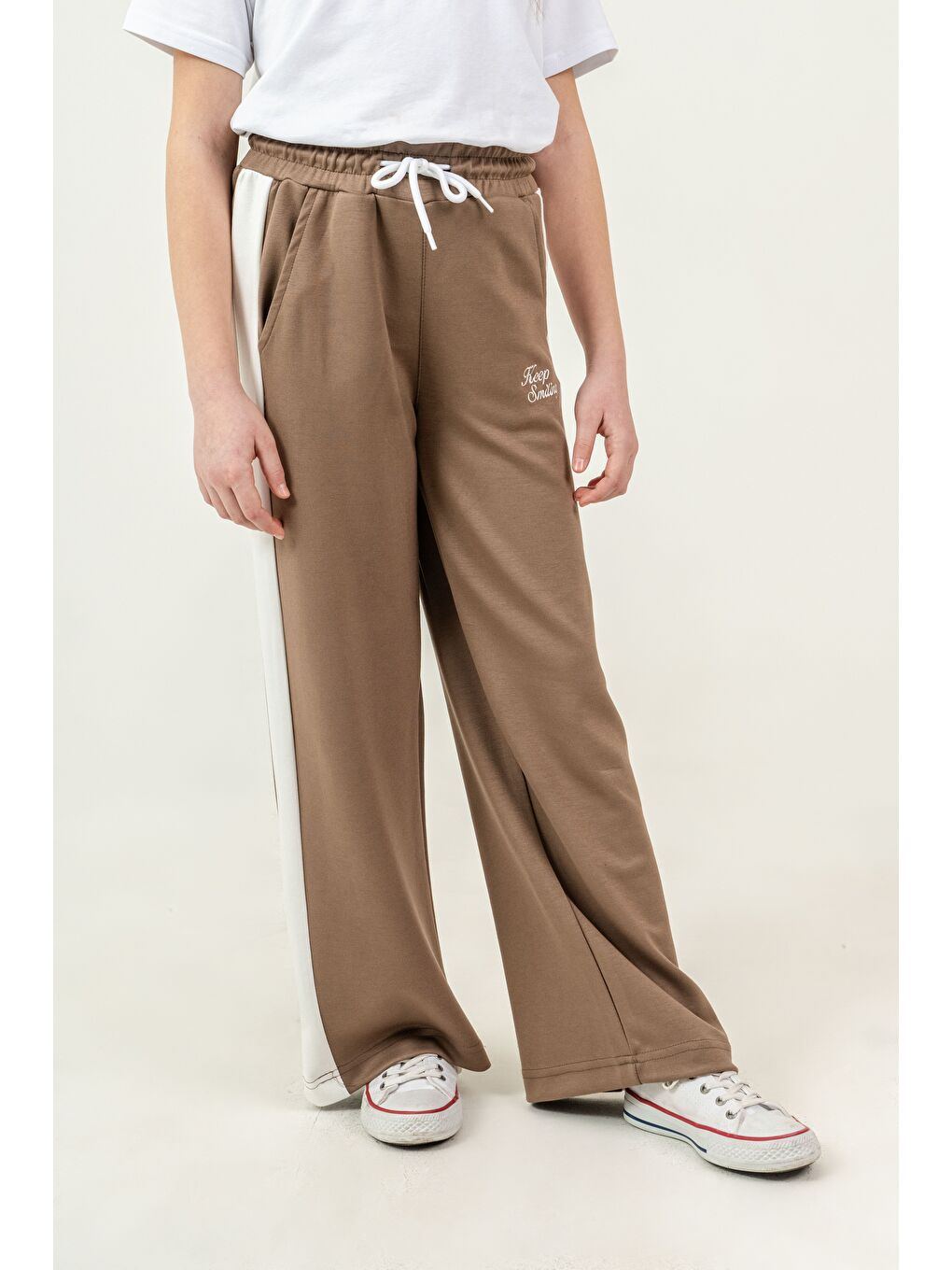 Bej Keep Smiling Nakışlı Yanlar Garnili Kız Çocuk Eşofman Altı-1