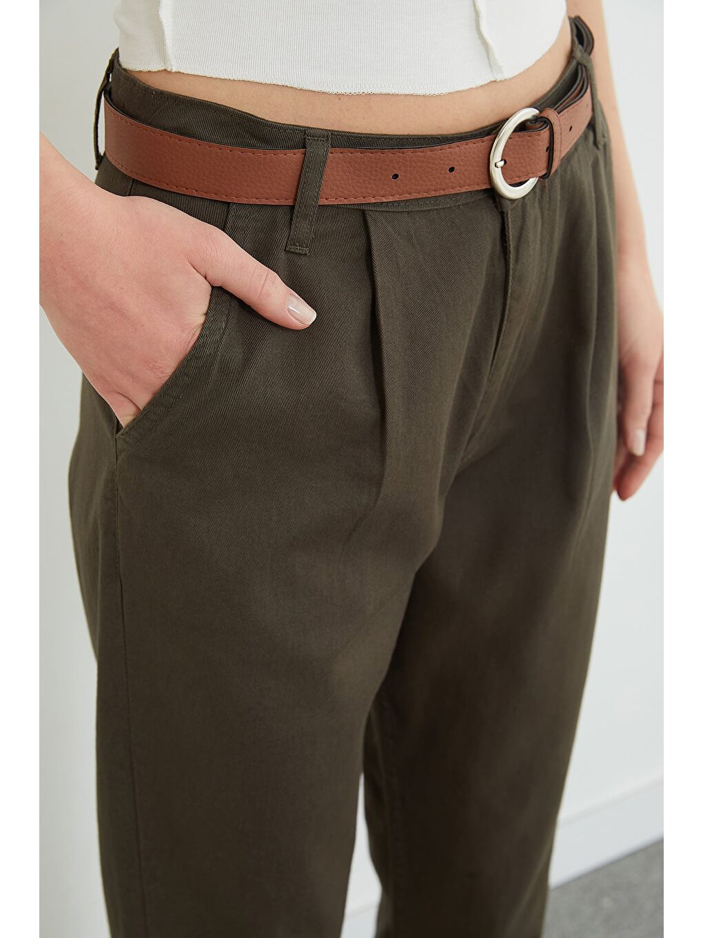 Haki Kemer Detaylı Keten Görünümlü Pantolon-3