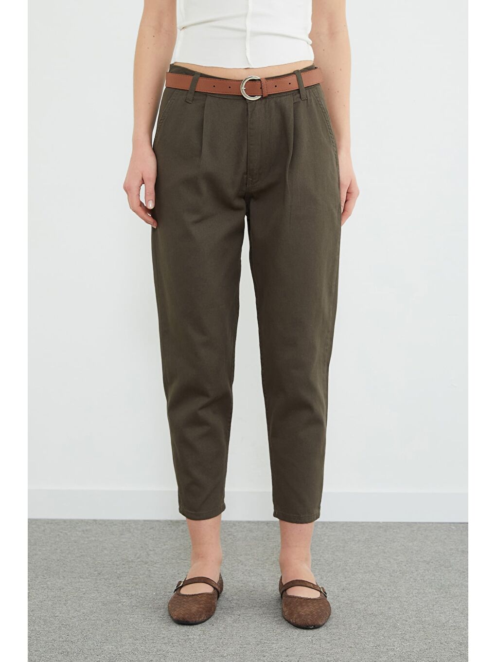 Haki Kemer Detaylı Keten Görünümlü Pantolon-4
