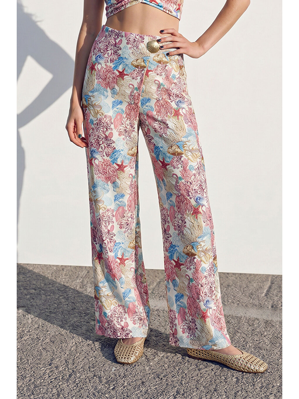 Çiçek Desenli Bol Paça Kruvaze Pantolon Pembe-1