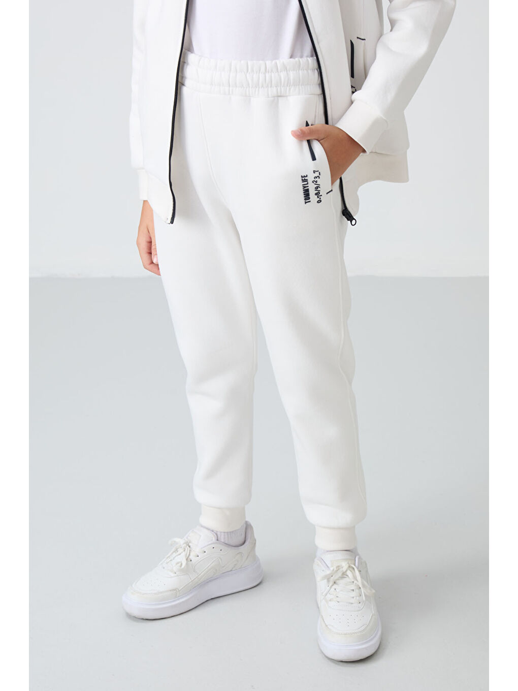 Ekru Pamuklu Kalın İçi Tüylü Yumuşak Dokulu Standart Fit Nakışlı Erkek Çocuk Eşofman Takım - 11240-2