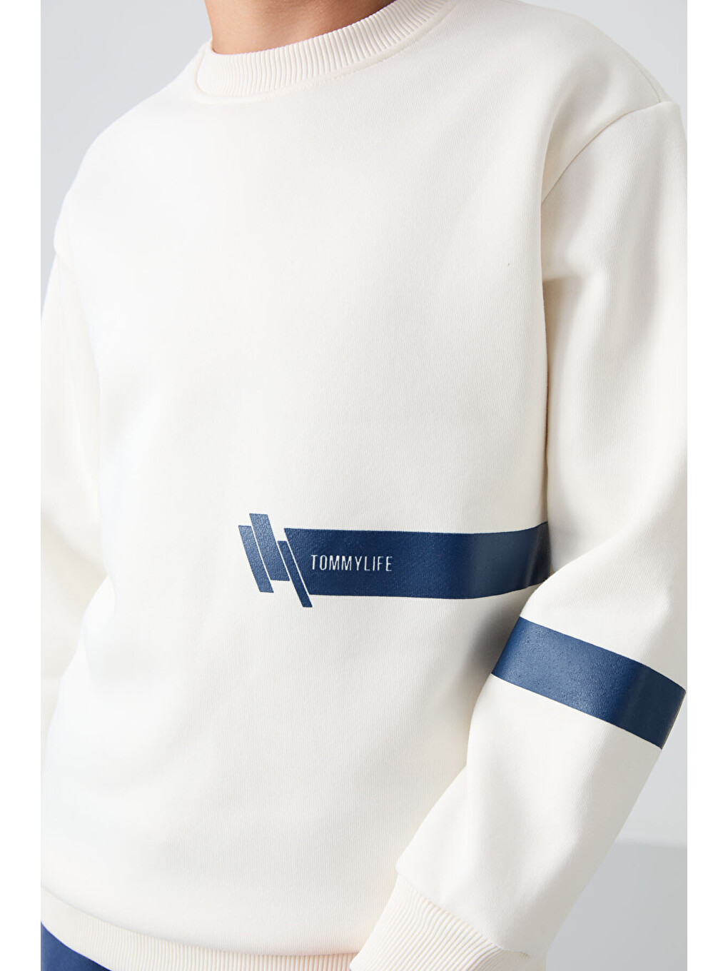 Ekru Pamuklu Kalın İçi Tüylü Yumuşak Dokulu Standart Fit Baskılı Erkek Çocuk sweatshirt - 11238-2