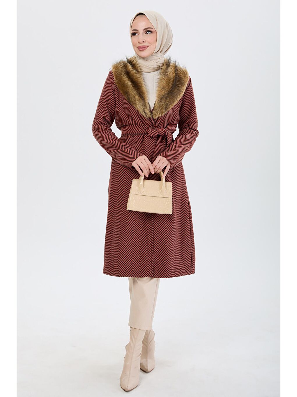 Kahverengi Kürklü Yaka Kadın Kiremit Trenç - 13092-1
