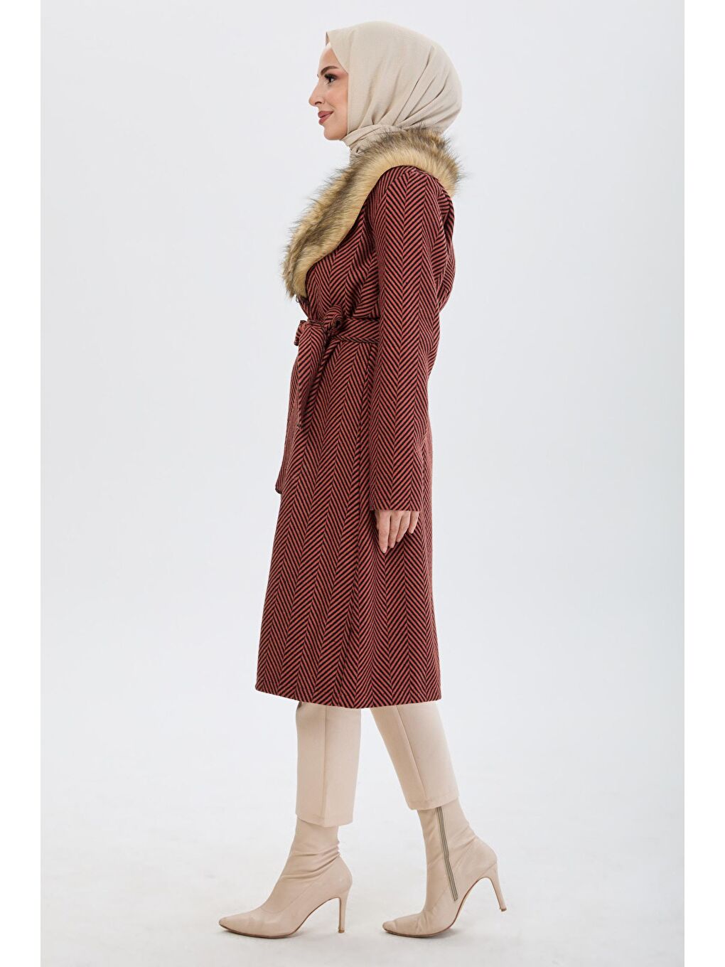 Kahverengi Kürklü Yaka Kadın Kiremit Trenç - 13092-2