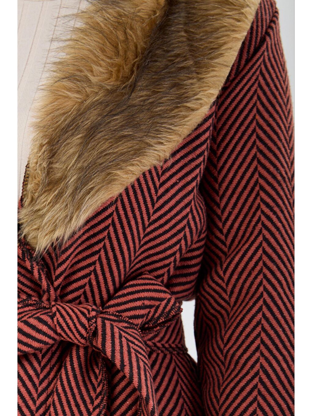 Kahverengi Kürklü Yaka Kadın Kiremit Trenç - 13092-5