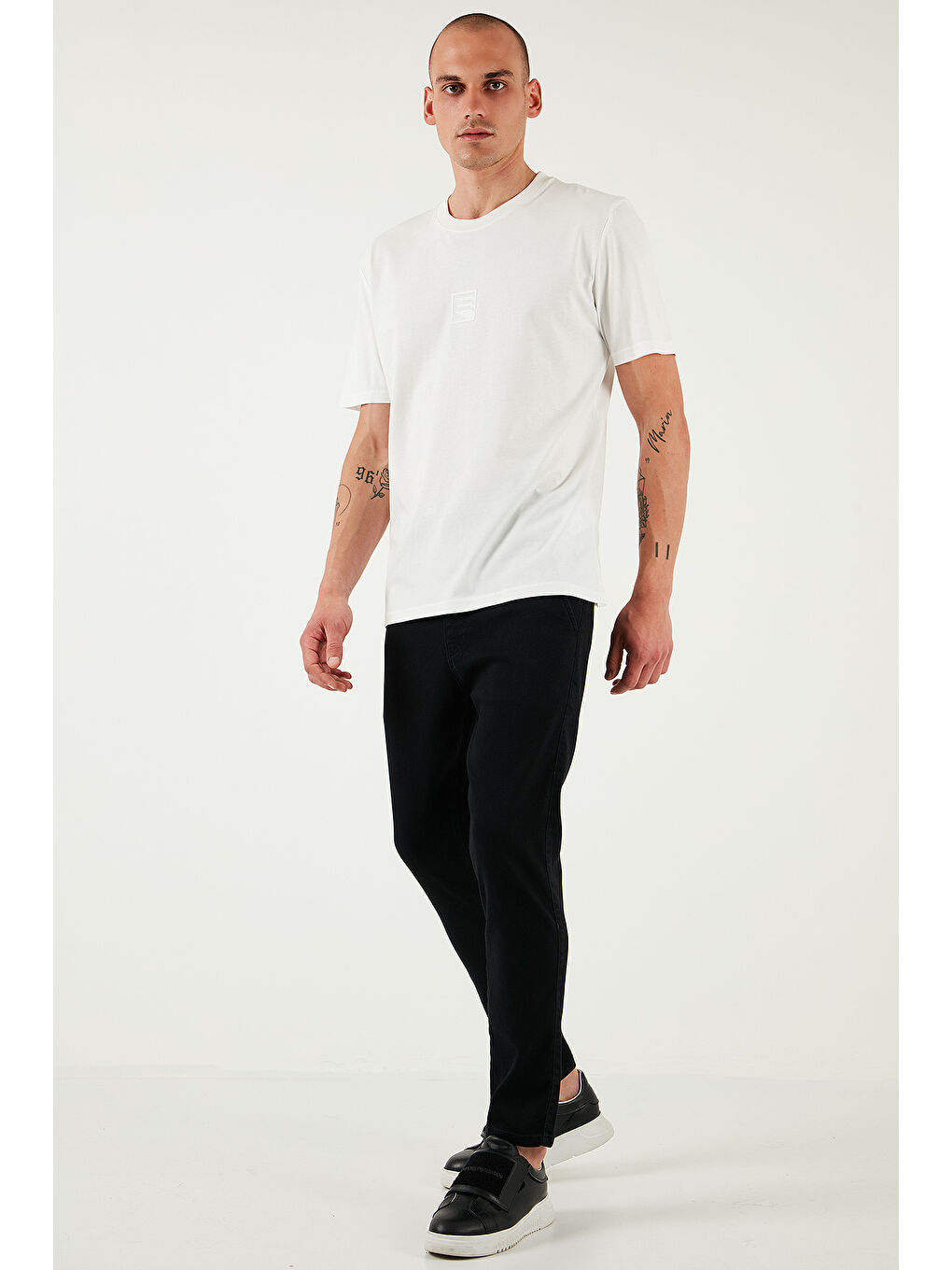 Siyah Pamuklu Slim Fit Normal Bel Boru Paça Jeans 5536S69JMILANO