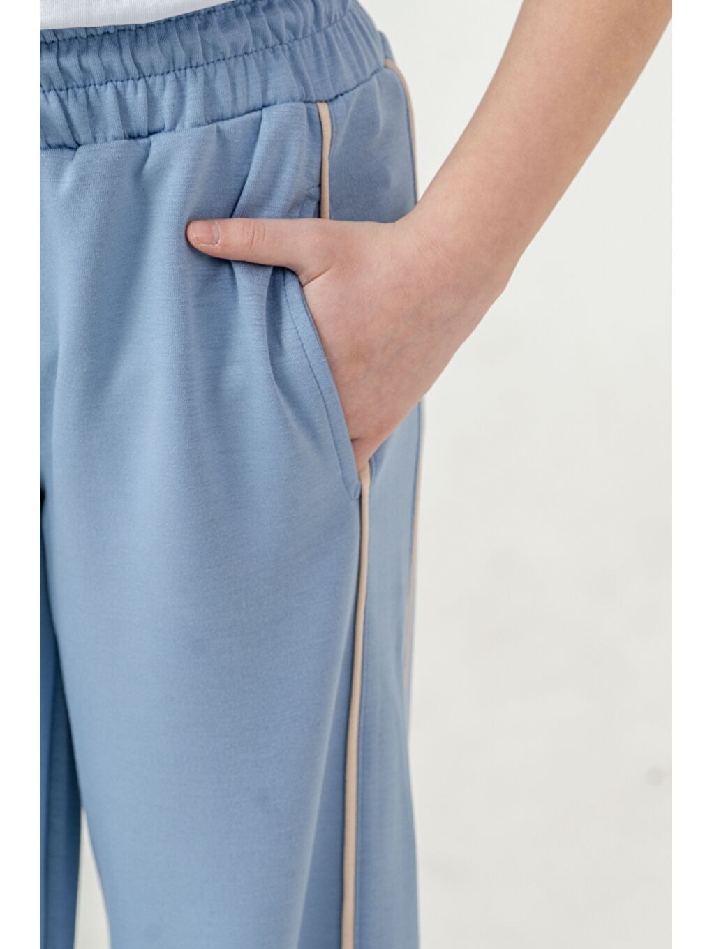 Mavi Sol Garni Parça Trendsetter Baskılı Bol Paçalı Kız Çocuk Eşofman Altı-5